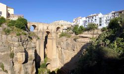 Ronda - Die Schlucht und Brücke El Tajo