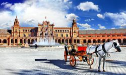 Sevilla - Plaza de Espana mit Kutsche